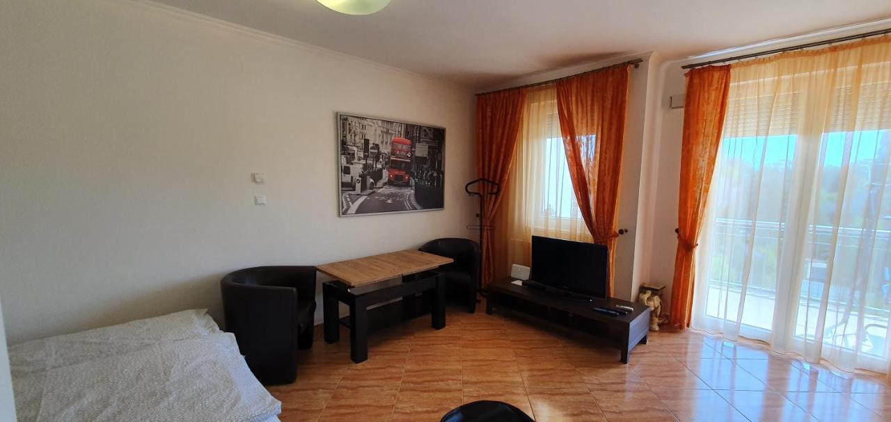 Bazsi Golden Beach Apartman Siofok Luaran gambar