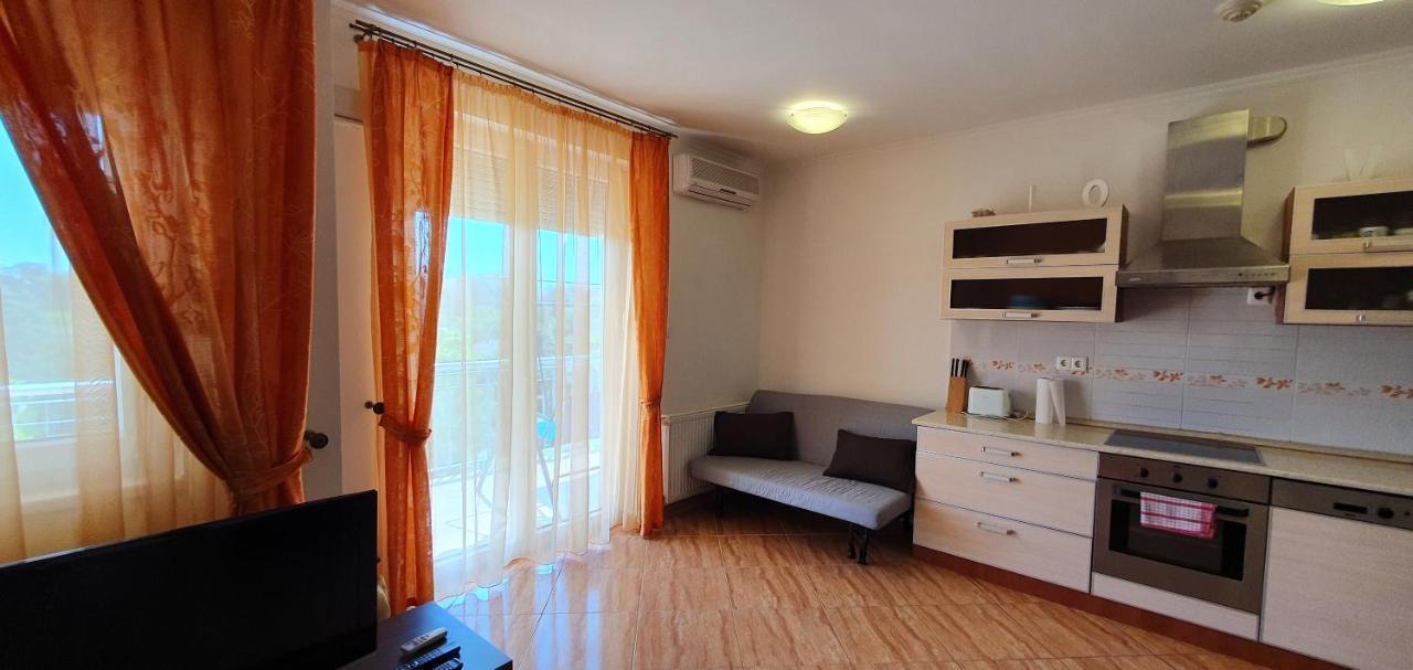 Bazsi Golden Beach Apartman Siofok Luaran gambar