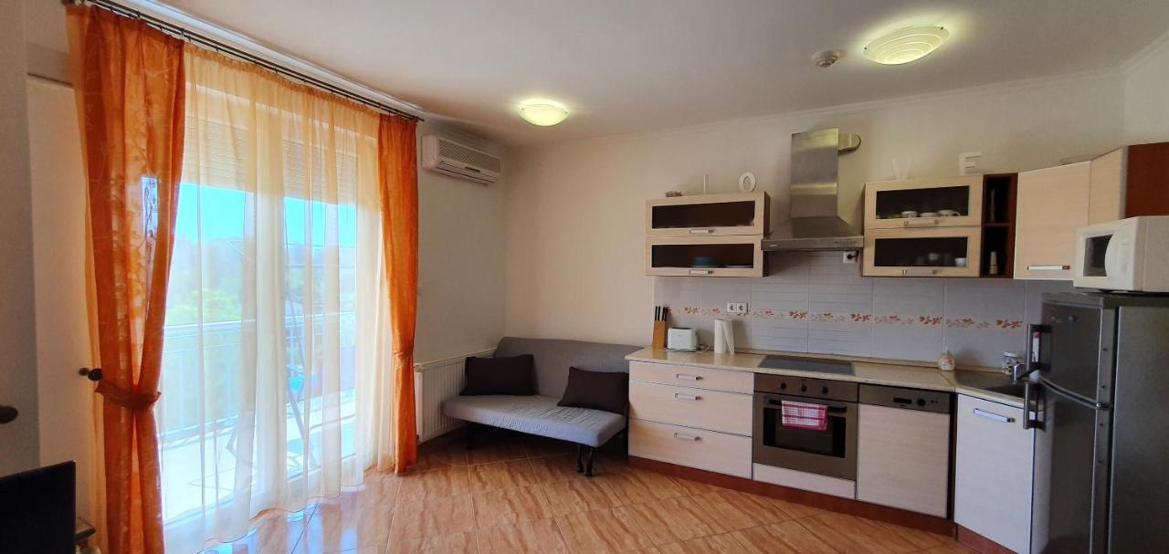 Bazsi Golden Beach Apartman Siofok Luaran gambar