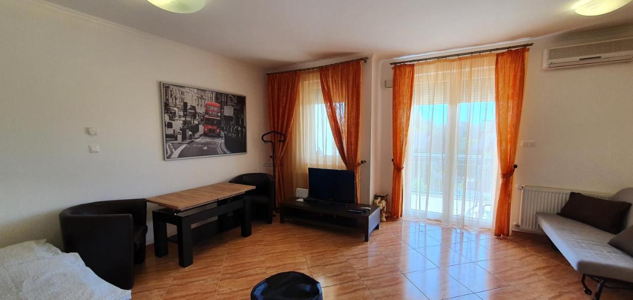 Bazsi Golden Beach Apartman Siofok Luaran gambar