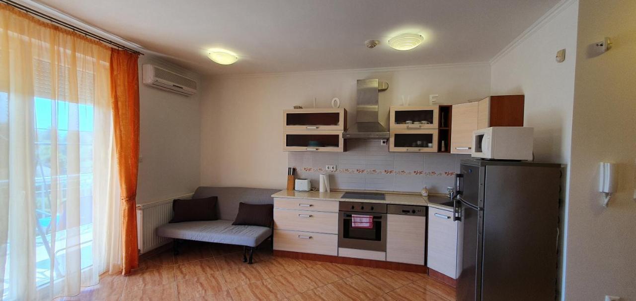 Bazsi Golden Beach Apartman Siofok Luaran gambar